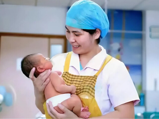 Nghe cuộc trò chuyện của các y tá, sản phụ không khỏi lo lắng - Ảnh minh hoạ.