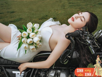 Bóng hồng giải nghệ sinh con với nam thần VTV, đẻ xong tự tin mặc hiểm hóc khoe gò bồng đảo gây nhức mắt