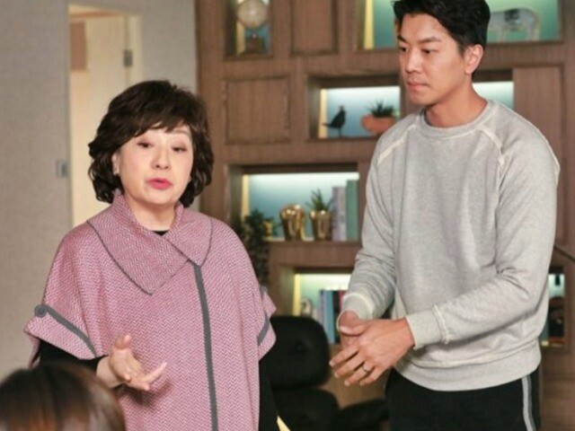 Mang 10 cây vàng tân gia nhà con gái, nghe lén cuộc nói chuyện của con rể, tôi bán vàng, ép con ly hôn