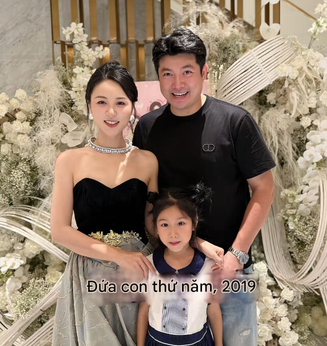 33 tuổi dính bầu liên tục, làm mẹ 7 con, người phụ nữ tiết lộ lý do vì chồng amp;#34;không giống người bình thườngamp;#34; - 19