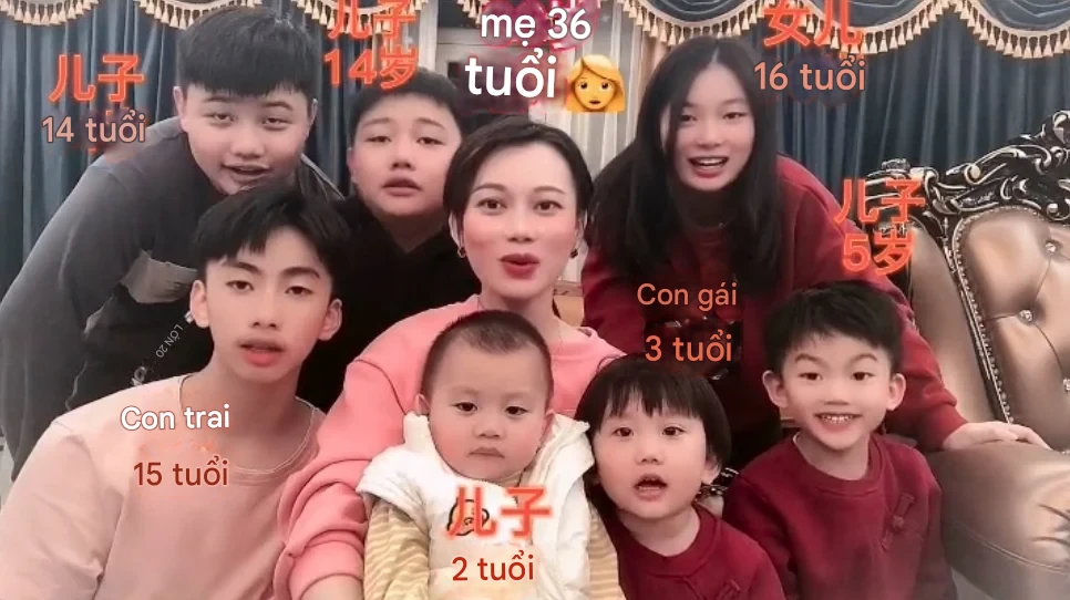 Một bức ảnh 8 mẹ con Dung Dung được chụp cách đây vài năm.