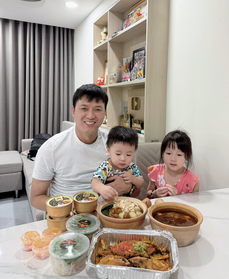 Nam diễn viên được khen ngợi khi có hôn nhân viên mãn và rất khéo nuôi dạy các con.