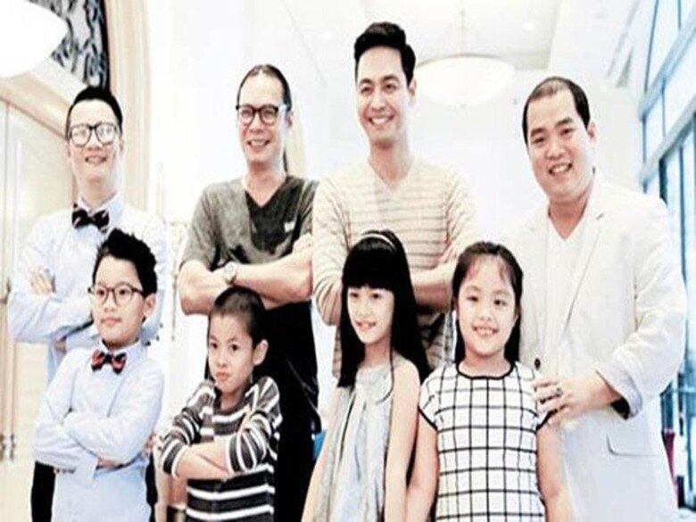 Bờm (thứ hai bên trái) tên thật Trần Tú, là con trai của đạo diễn Trần Lực. Khi tham gia Bố ơi! Mình đi đâu thế mùa 1, Bờm dễ thương, đáng yêu.