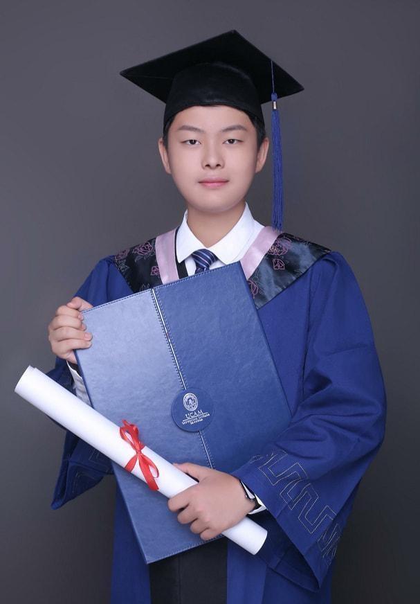 Con sinh non nghi bại não, 4 tuổi bố bắt cởi trần chạy dưới tuyết, đứa trẻ nói 1 câu khiến bố nghẹn ngào - 6