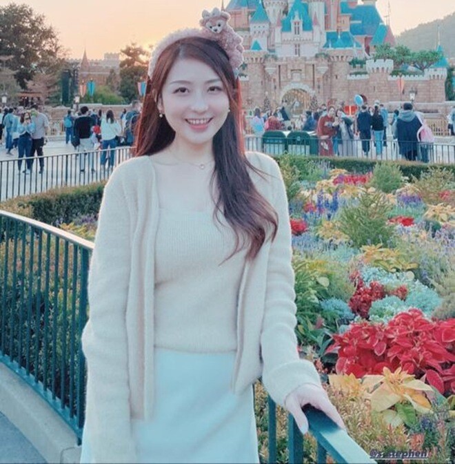 Bé trai có biểu cảm kì lạ trong bức ảnh chụp tập thể, nhìn tay cô giáo ai cũng hiểu ngay lý do - 6