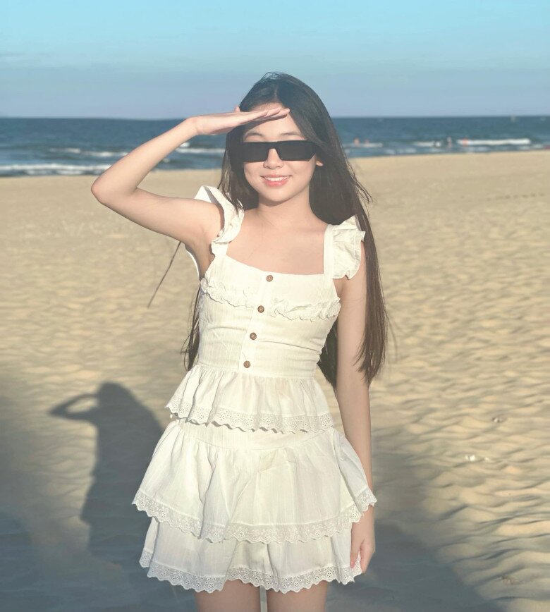 Cô bé có cuộc sống đời thường đơn giản như bao đứa trẻ khác.