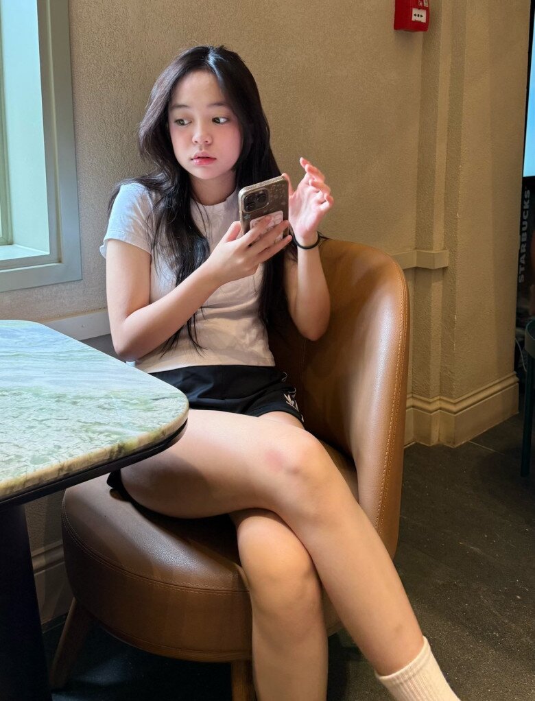 Bé gái Hà Nội xinh đẹp được khen trên báo Mỹ giờ lớn khác biệt, học trường quốc tế học phí 100 triệu/năm - 18