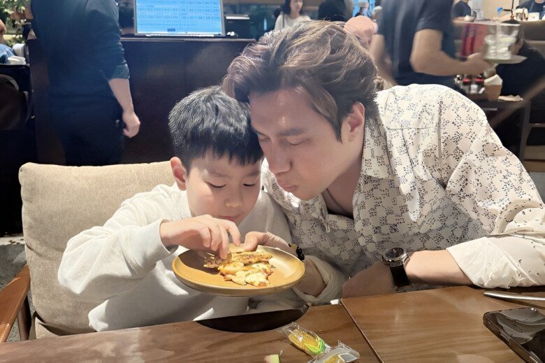 Bố mẹ cưng chiều, con trai Việt Anh vẫn học chưa ổn, hot mom Hương Trần không dám tự dạy con học - 5