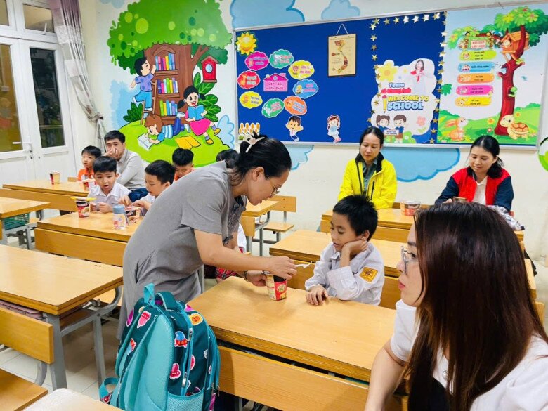 Các em không thể về được chăm sóc chu đáo tạo lớp học. Nguồn ảnh Trường tiểu học Nam Trung Yên