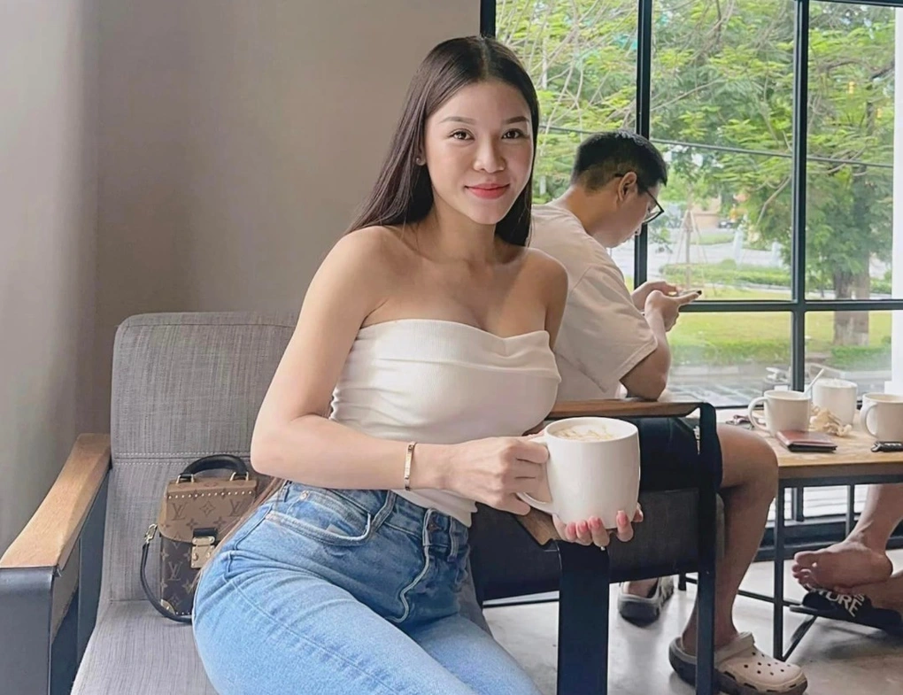 Có con với thủ môn Đặng Văn Lâm lương 400 triệu đồng/tháng, hotgirl vẫn một tay bế con một tay tự làm việc nhà - 7