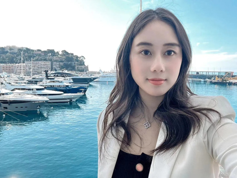 Gặp cô giáo tiểu học 9X mặc giản dị khi đi dạy, tan làm lái xe 17 tỷ về biệt thự khu nhà giàu - 4