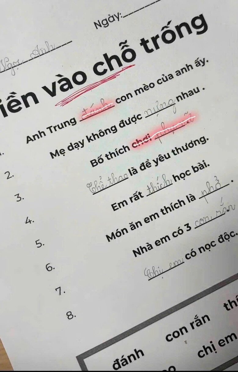 Bố thích chơi phụ nữ, nhà em có 3 con rắn,... khiến cô cũng bó tay.