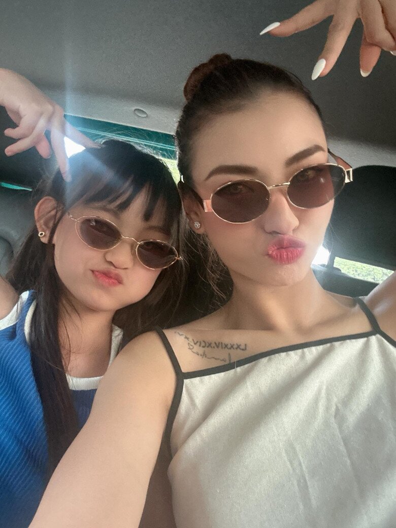 amp;#34;Con gáiamp;#34; Hoa hậu Ngọc Hân càng lớn càng xinh, chân dài hệt mẹ 1m79, học trường quốc tế 100 triệu/năm - 10