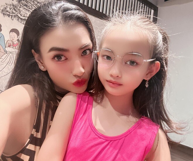 amp;#34;Con gáiamp;#34; Hoa hậu Ngọc Hân càng lớn càng xinh, chân dài hệt mẹ 1m79, học trường quốc tế 100 triệu/năm - 1