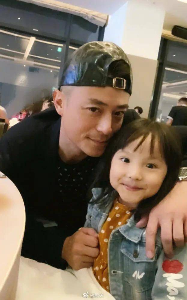 Con gái hỏi amp;#34;Sao mẹ phải đi làm còn bố ở nhà?amp;#34;, Lâm Tâm Như trả lời chuẩn văn mẫu, hoàn hảo không điểm chê - 3