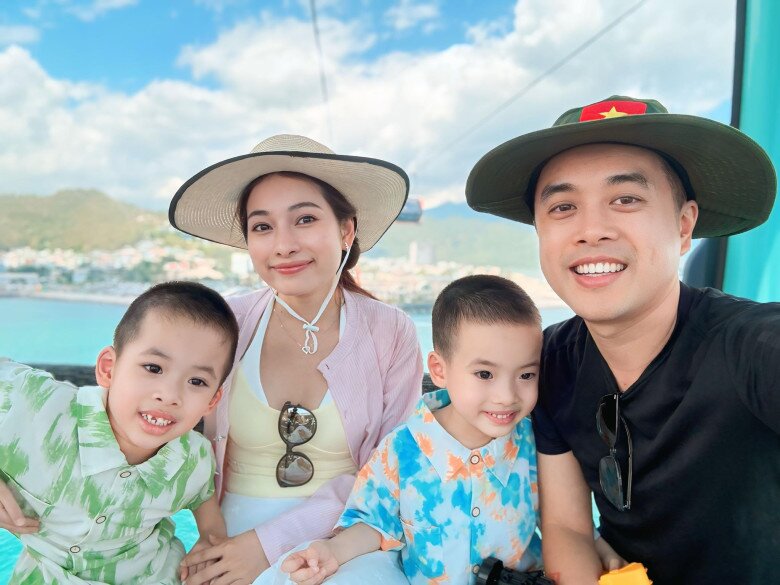 Dương Khắc Linh khen con trai giống y như bố, mới 5 tuổi đã làm việc amp;#34;lớnamp;#34; thơm má bạn gái ở lớp - 2