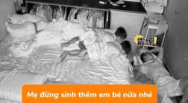 Đợi con ngủ say, cặp vợ chồng quay sang ôm nhau, đứa trẻ liền có hành động khiến ai cũng bật cười - 5