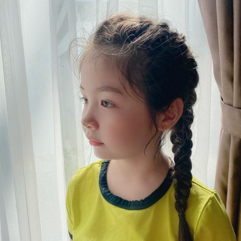 Đúng dịp Tết Dương lịch, bé gái Việt giành giải em bé đáng yêu nhất ở Anh vì quá xinh - 9