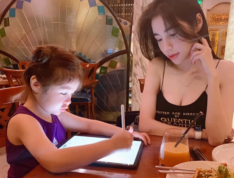 Đúng dịp Tết Dương lịch, bé gái Việt giành giải em bé đáng yêu nhất ở Anh vì quá xinh - 8