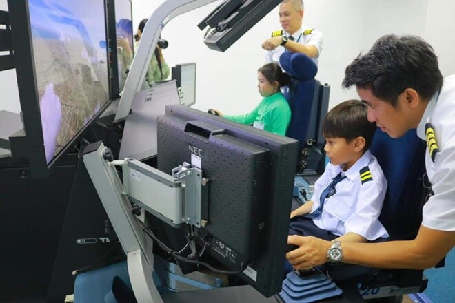 Em gái Thanh Thảo hiếm hoi xuất hiện cùng con trai ruột, khoe bé Jacky Minh Trí 14 tuổi vừa đẹp trai vừa chững chạc - 8