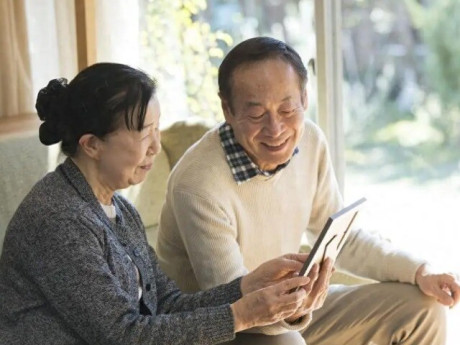 Yêu con - Nghỉ hưu 5 năm vẫn bị con cái "hành" xin tiền, nhờ chăm cháu, ông lão đưa ra quyết định thay đổi số phận vợ chồng già