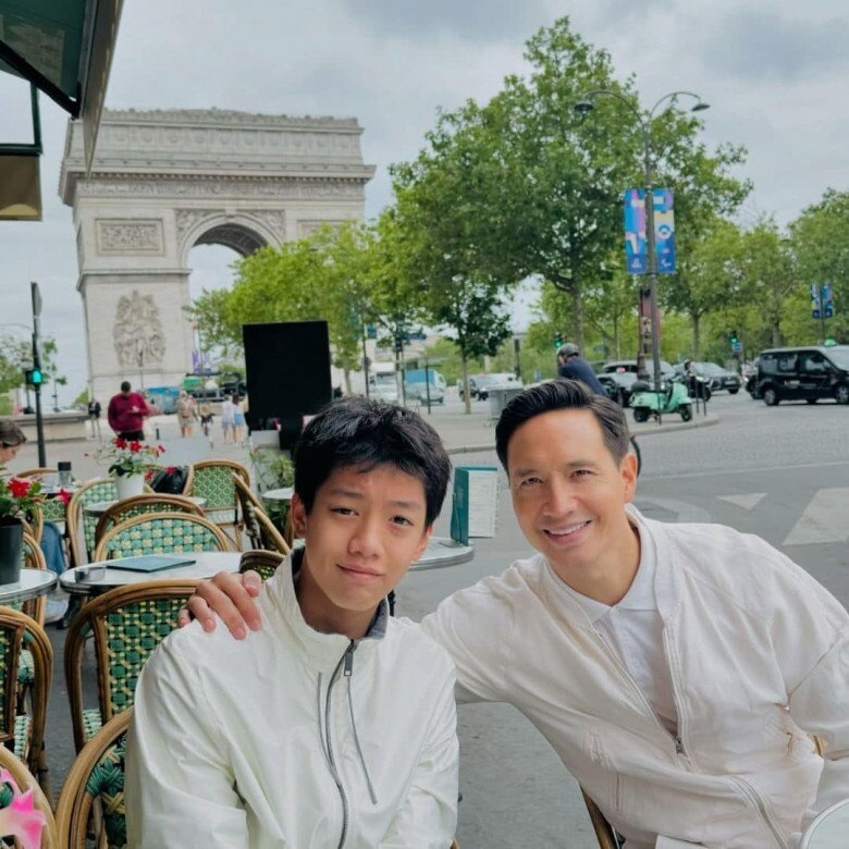 Tôi luôn xem Subeo như con ruột của mình từ khi yêu Hà. Tất nhiên, Subeo cũng có bố và cả hai rất thân thiết, nhưng về phương diện cá nhân, tôi vẫn luôn yêu thương và tranh thủ thời gian đi ăn hay đi chơi riêng với Subeo. Mỗi cuối tuần, chúng tôi thường đi chơi thể thao cùng nhau. Đây là dịp để cả hai gắn kết hơn - ông bố từng cho hay.