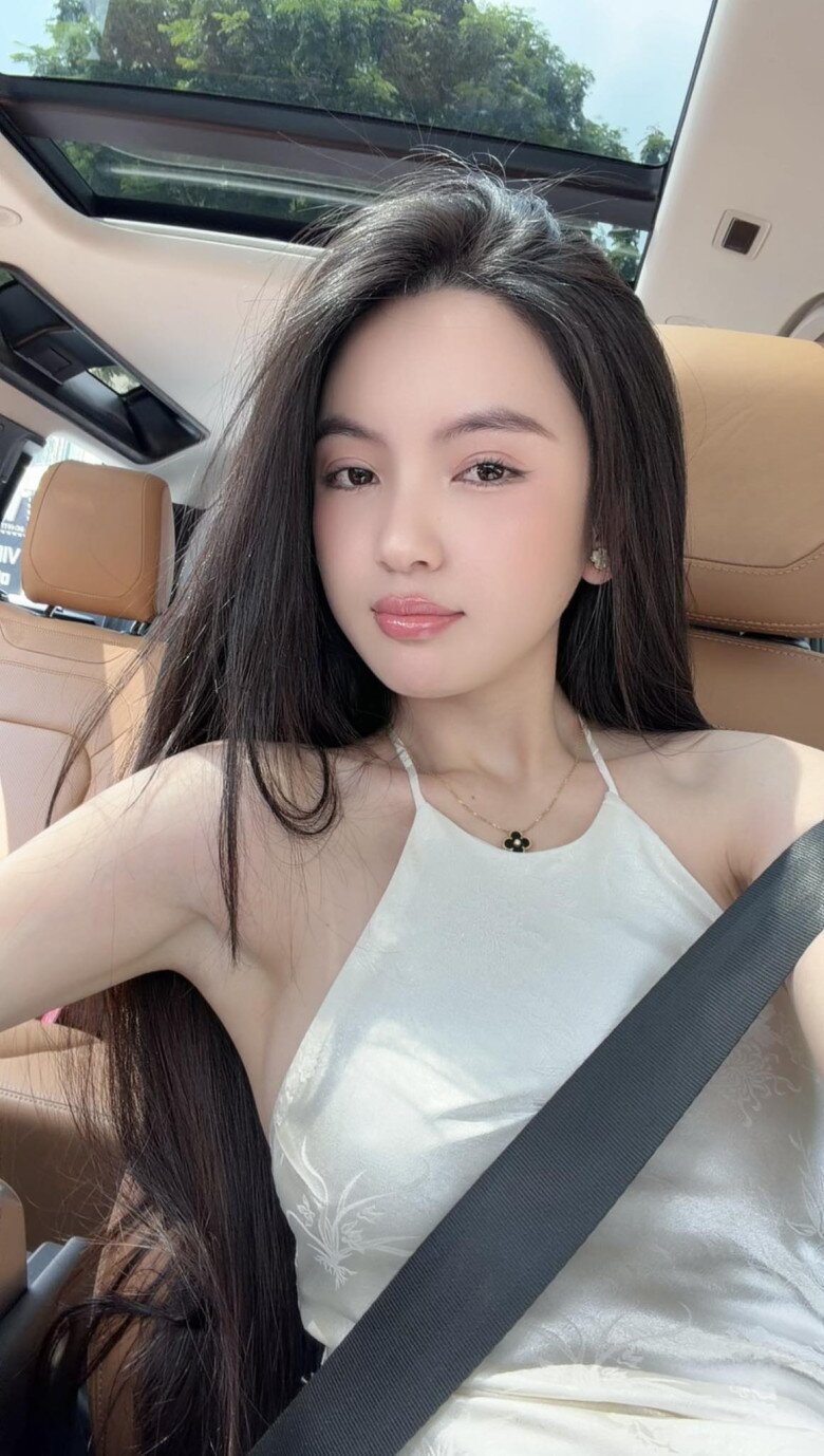 Nữ đại gia được khen ngợi có cách dạy và khen ngợi con khéo léo, kích thích bé học nhanh.