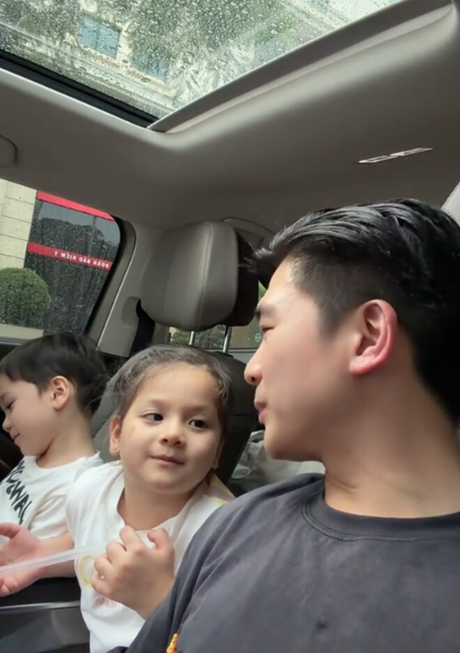 Các con trả lời chuẩn như người Tây.