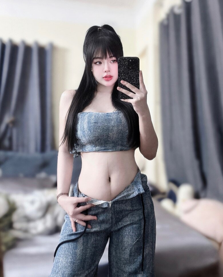 Vóc dáng của mẹ bỉm Diễm Quỳnh sau 2 tháng sinh con gái.