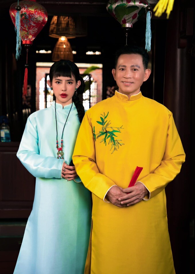 Sao nam V-biz 3 năm đèo con gái Á hậu từ quán bar về, giờ U52 được cùng con ăn 15 món phủ vàng, ái nữ xinh đẹp nổi bật - 8