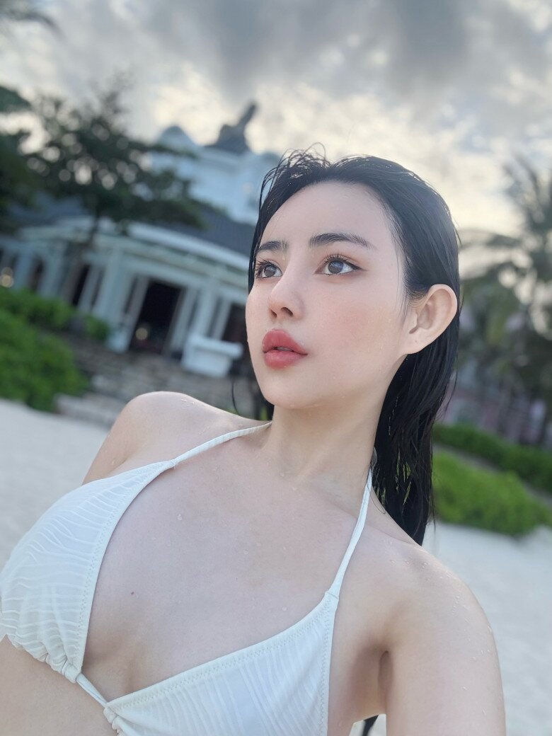 Sao nam V-biz 3 năm đèo con gái Á hậu từ quán bar về, giờ U52 được cùng con ăn 15 món phủ vàng, ái nữ xinh đẹp nổi bật - 10