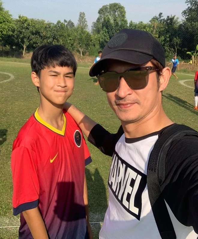 Huy Khánh thân thiết với con trai giàu có, học trường danh giá ở Canada, gặp khó khăn với con gái ở Phần Lan - 9