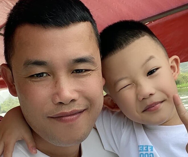 Làm bố đơn thân sau 3 đời vợ, Hiệp Gà ân hận khi mải yêu đương với bạn gái thứ 4, bỏ bê con trai suốt một năm - 1