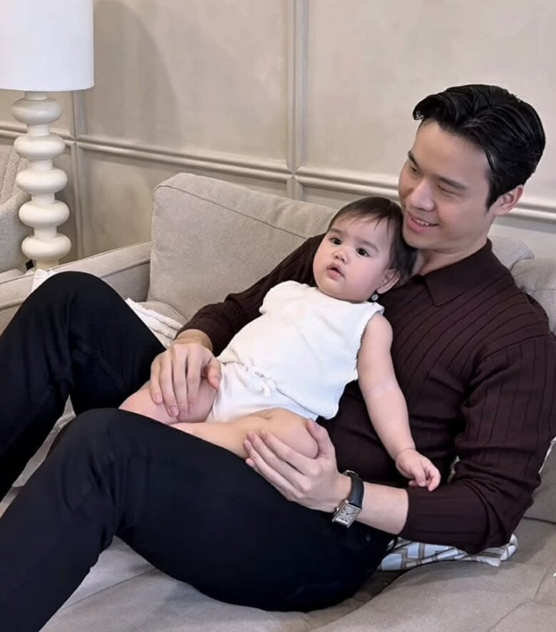 Lisa con gái Hồ Ngọc Hà chiều chuộng em gái lai Tây, cô nhóc có gia thế không vừa - 8