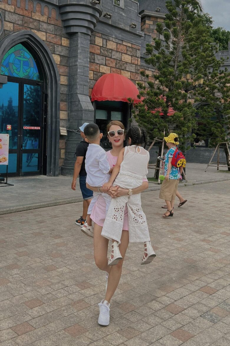 Mỗi lần đoàn tụ con trai là niềm hạnh phúc vô bờ của Diệp Lâm Anh.