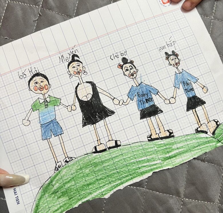 Bức tranh ki được vẽ hoàn chỉnh khiến mẹ bất ngờ.