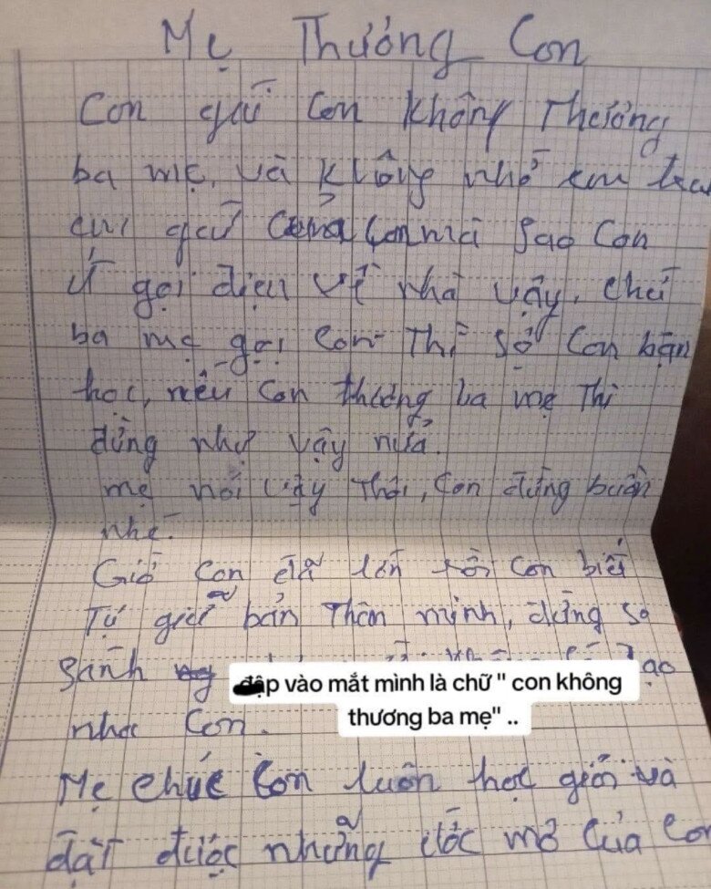 Mẹ ở quê gửi cho nhiều mì tôm, phở gói, con gái mở ra thấy thứ sâu bên trong mà đỏ hoe mắt - 2