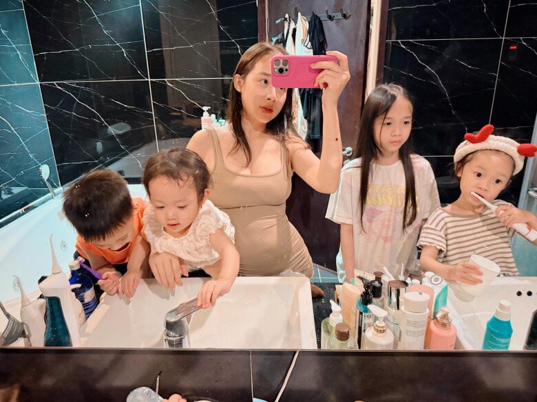 Xôn xao lan truyền bảng lương giúp việc chăm trẻ, dân tình: Đố ông chồng nào dám nói amp;#34;Có mỗi việc ở nhà chăm con...amp;#34; - 3