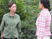 Yêu con - Con gái phải rửa 10 mâm bát vì không mua vàng tặng mẹ chồng tương lai, mẹ đẻ làm một việc khiến cả nhà trai xấu hổ