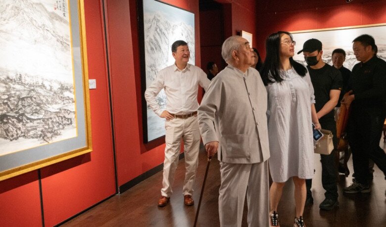 Họa sĩ Phạm Tăng có khối tài sản khổng lồ.