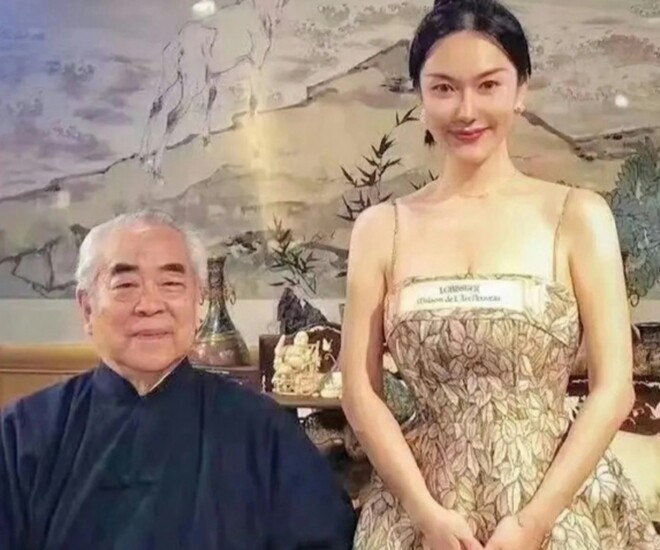 Phạm Tăng và vợ trẻ kém 50 tuổi Từ Manh.