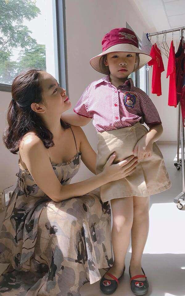 Năm 2018, con gái Tuệ Lâm của Phạm Quỳnh Anh - Quang Huy khi đi kiểm tra đầu vào lớp 1 đạt được thành tích tốt nên được mời thẳng lên lớp 2 để học.