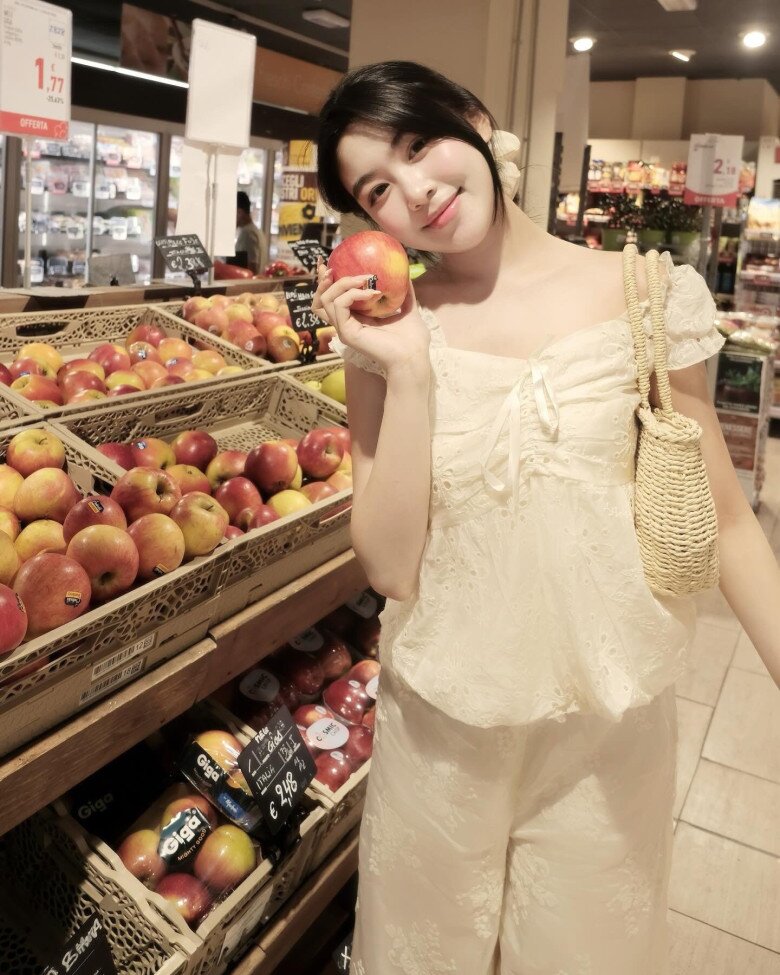 Quyền Linh chiều con gái, 56 tuổi amp;#34;hóa thúamp;#34; nhảy dễ thương cùng ái nữ, bà xã chẳng ngại mà còn vào khen nịnh - 6