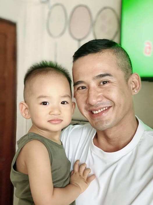 Bé Lương Thế Bảo và bố Lương Thế Thành luôn khiến mẹ Thúy Diễm có cảm giác bị ra rìa.
