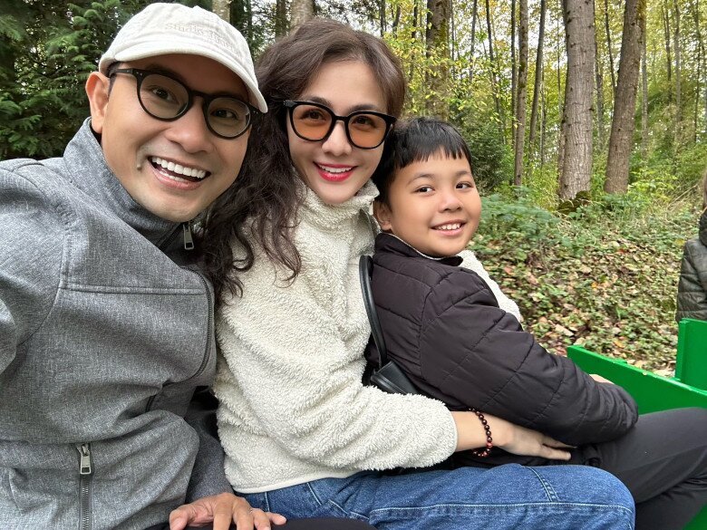 Cả gia đình dành nhiều thơi gian đi thăm thú đất nước này.