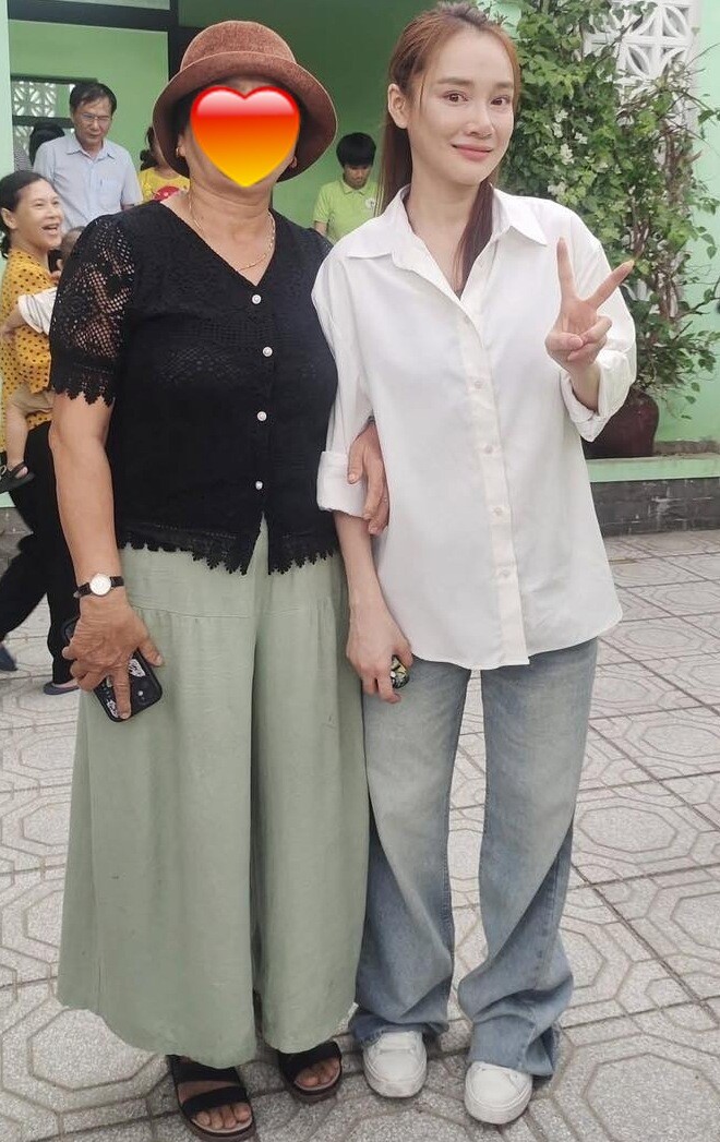 Nhã Phương và Trường Giang được mọi người quý mến.