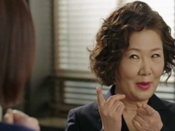 Mẹ chồng U50 đòi ăn cá hồi, ngủ tới 4h chiều mới dậy, bỏ cháu ở nhà một mình để đi nhảy