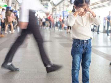 Gọi tên con khi bị lạc là cách làm "sai bét", chuẩn nhất là hét lên CÂU NÀY sẽ thấy con sau 5 phút