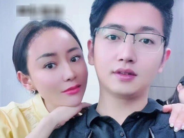 Yêu con - Mẹ đơn thân U50 lấy chàng trai kém 15 tuổi sau mối tình "cô - cháu", nhận 4 tỷ sính lễ, phải liên tục PTTM vì sợ