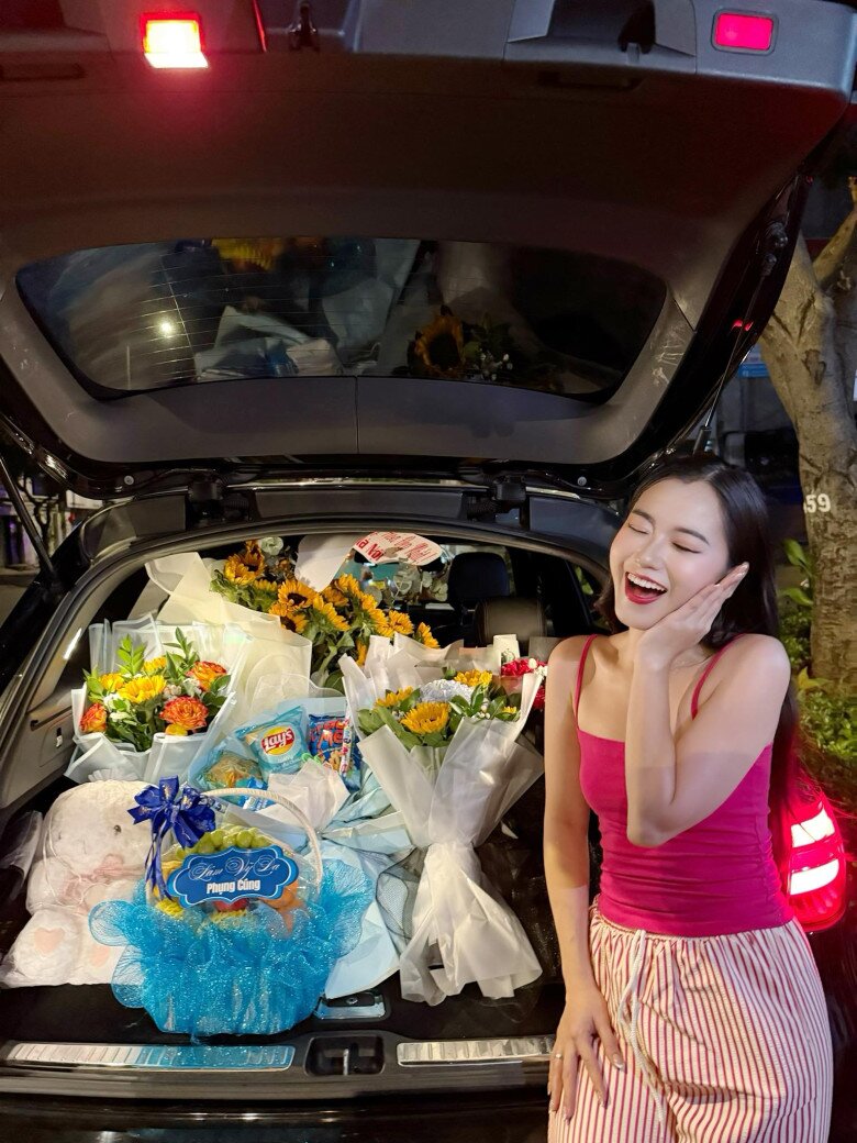 Lâm Vỹ Dạ gặt hái nhiều thành công, kinh tế tốt lên sau khi quay trở lại với nghệ thuật.